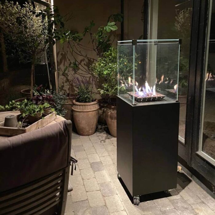 Terrassvärmare Muztag Malaga i svart utomhus